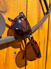 Load image into Gallery viewer, Swoon Eyewear-NH Based