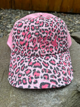 Load image into Gallery viewer, Women’s Leopard Distressed SnapBack Hat
