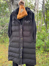 Load image into Gallery viewer, Women’s Hooded Long Puffer Vest
