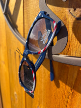 Load image into Gallery viewer, American Flag Sunglasses
