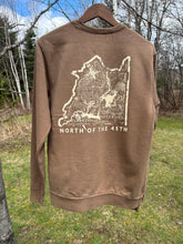 Load image into Gallery viewer, Explore The North Unisex Vintage Crewneck
