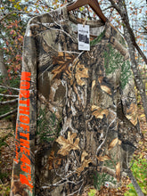 Load image into Gallery viewer, Realtree Camo Long Sleeve Pocket T-Shirt
